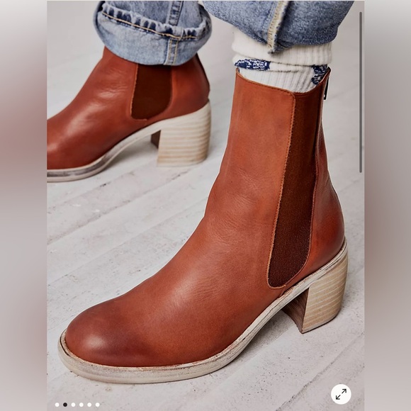Free People - Essential Chelsea Boot - size 38 - Picture 3 of 8